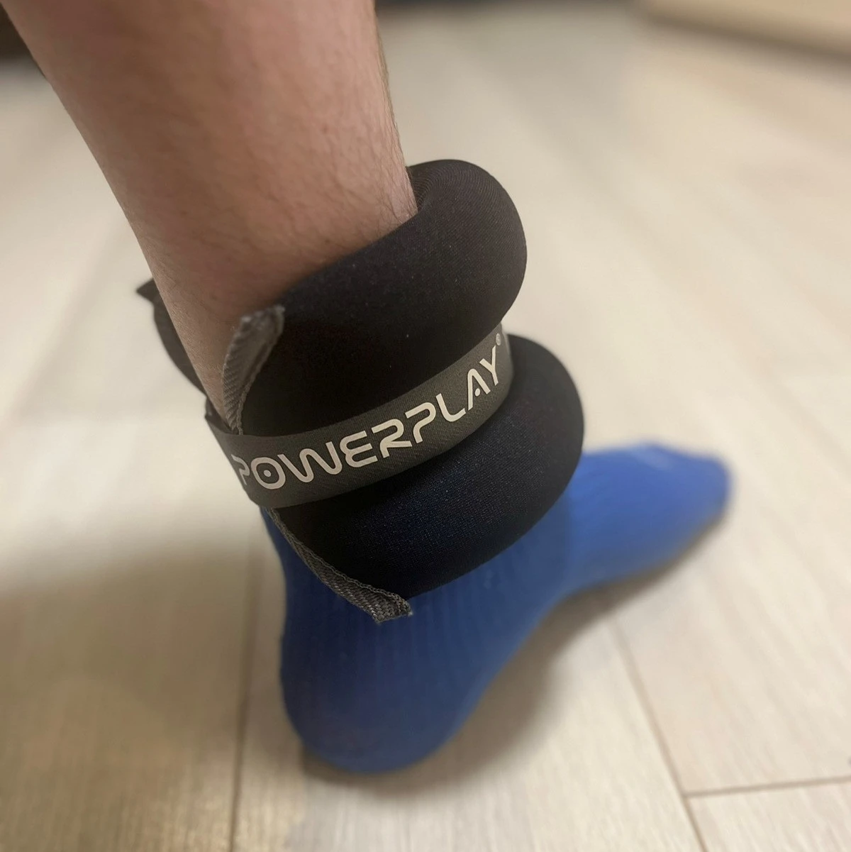 Обважнювачі-манжети для ніг та рук PowerPlay PP-4349 Ankle/Wrist Weights (2шт.*0.5 kg) (пара) Чорні — фото 11
