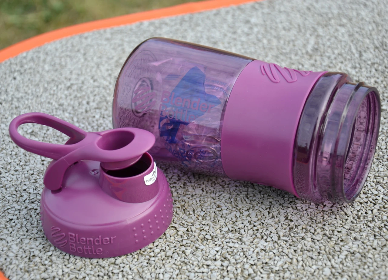 Шейкер спортивний (пляшка) BlenderBottle SportMixer Flip 20oz/590ml Plum — фото 9