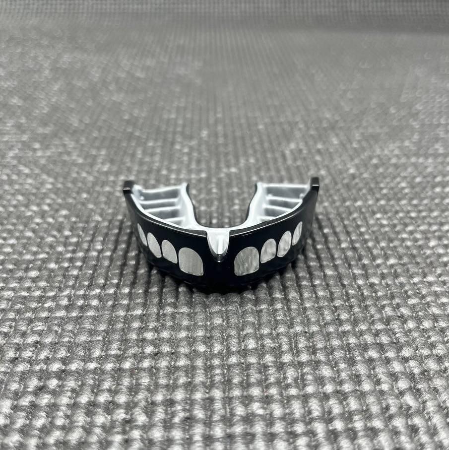 Капа OPRO Silver доросла (вік 11+) Grillz Black/Silver (art.102502013) — фото 6