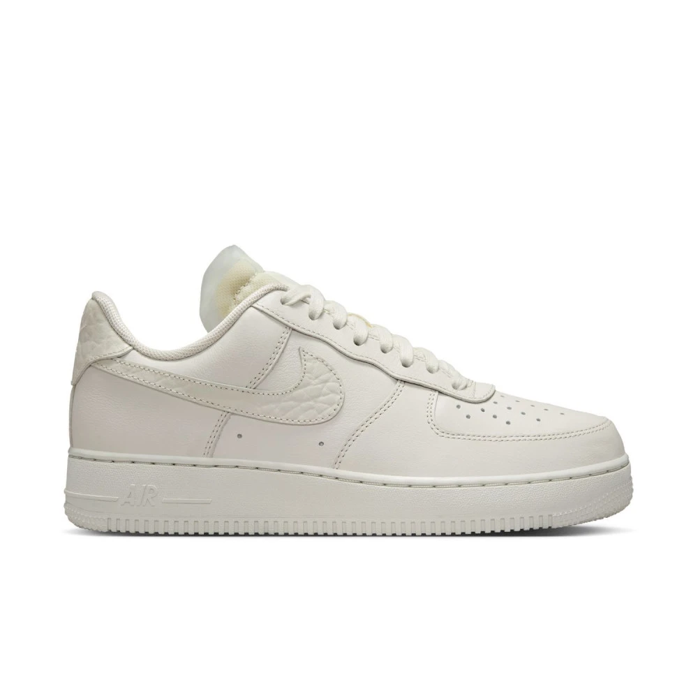 Кросівки жіночі Nike Air Force 1 Lo Prm (DN5463-001) — фото 2