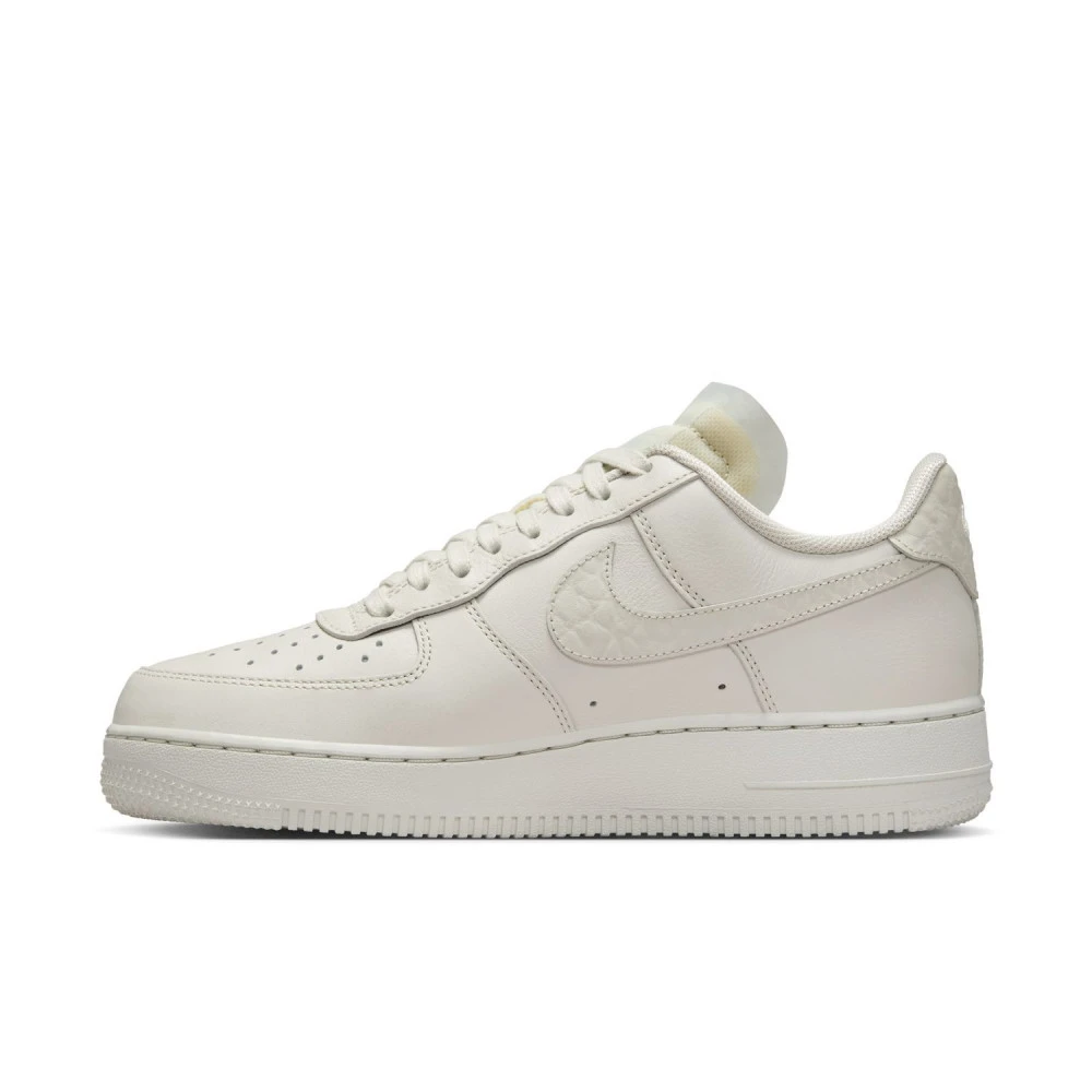 Кросівки жіночі Nike Air Force 1 Lo Prm (DN5463-001) — фото 3