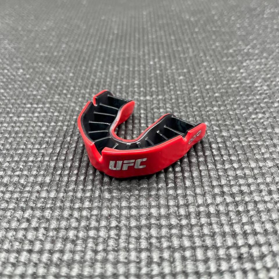 Капа OPRO Silver UFC доросла (вік 11+) Red/Black (ufc.102514002) — фото 8