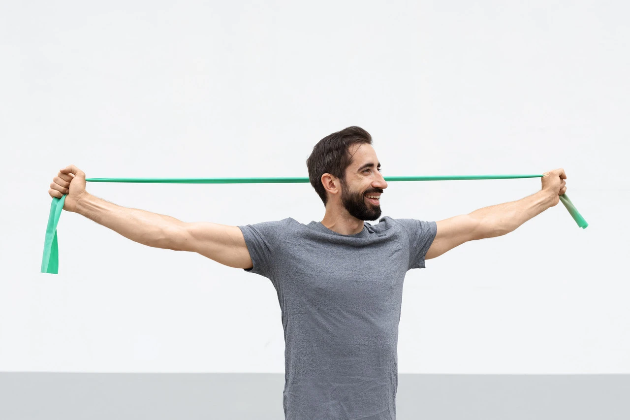 Стрічка-еспандер для фітнесу та реабілітації U-POWEX Fitness band 0.5мм. (9.1 кг) Green — фото 9