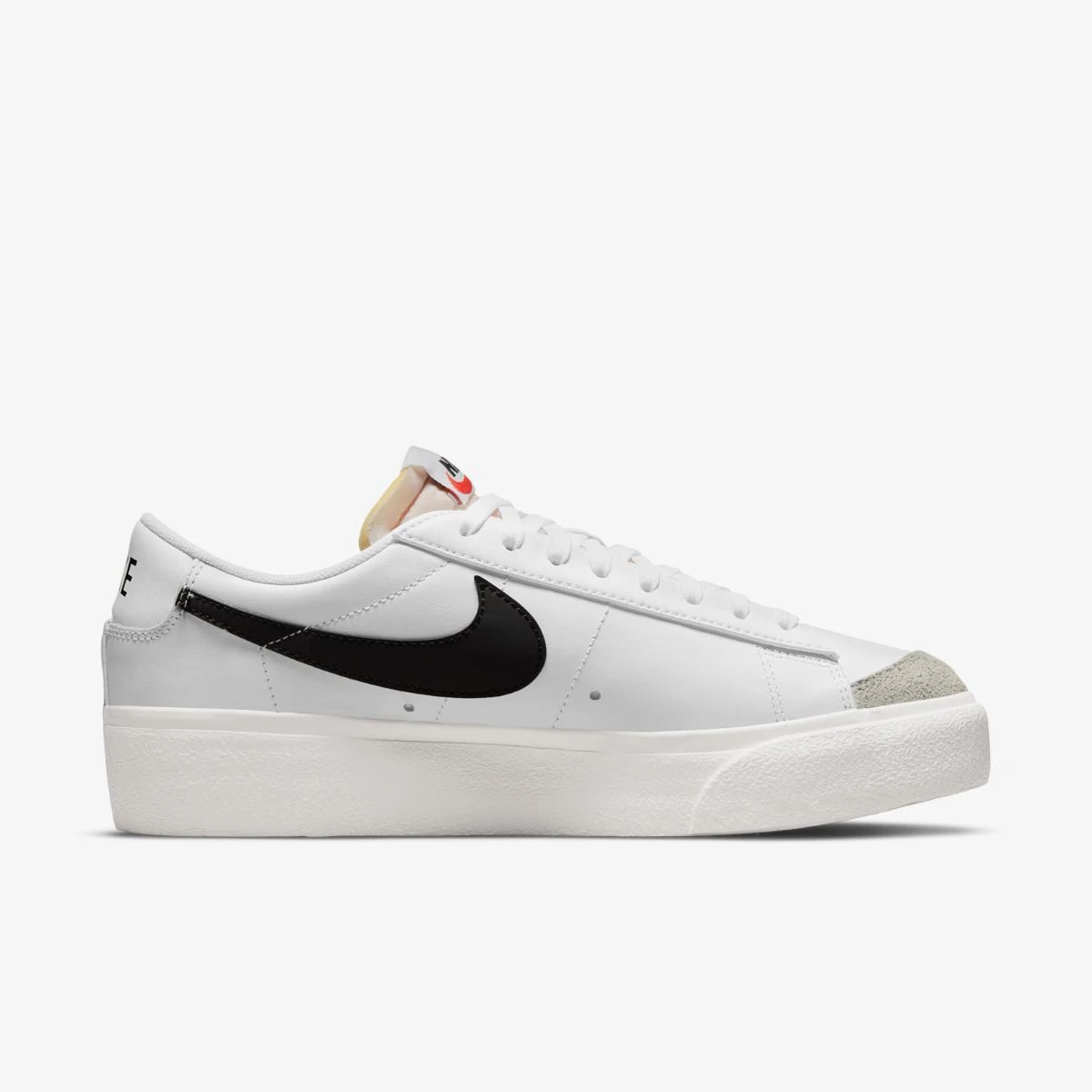 Кросівки унісекс Nike Blazer Low Platform (DJ0292-101) — фото 1