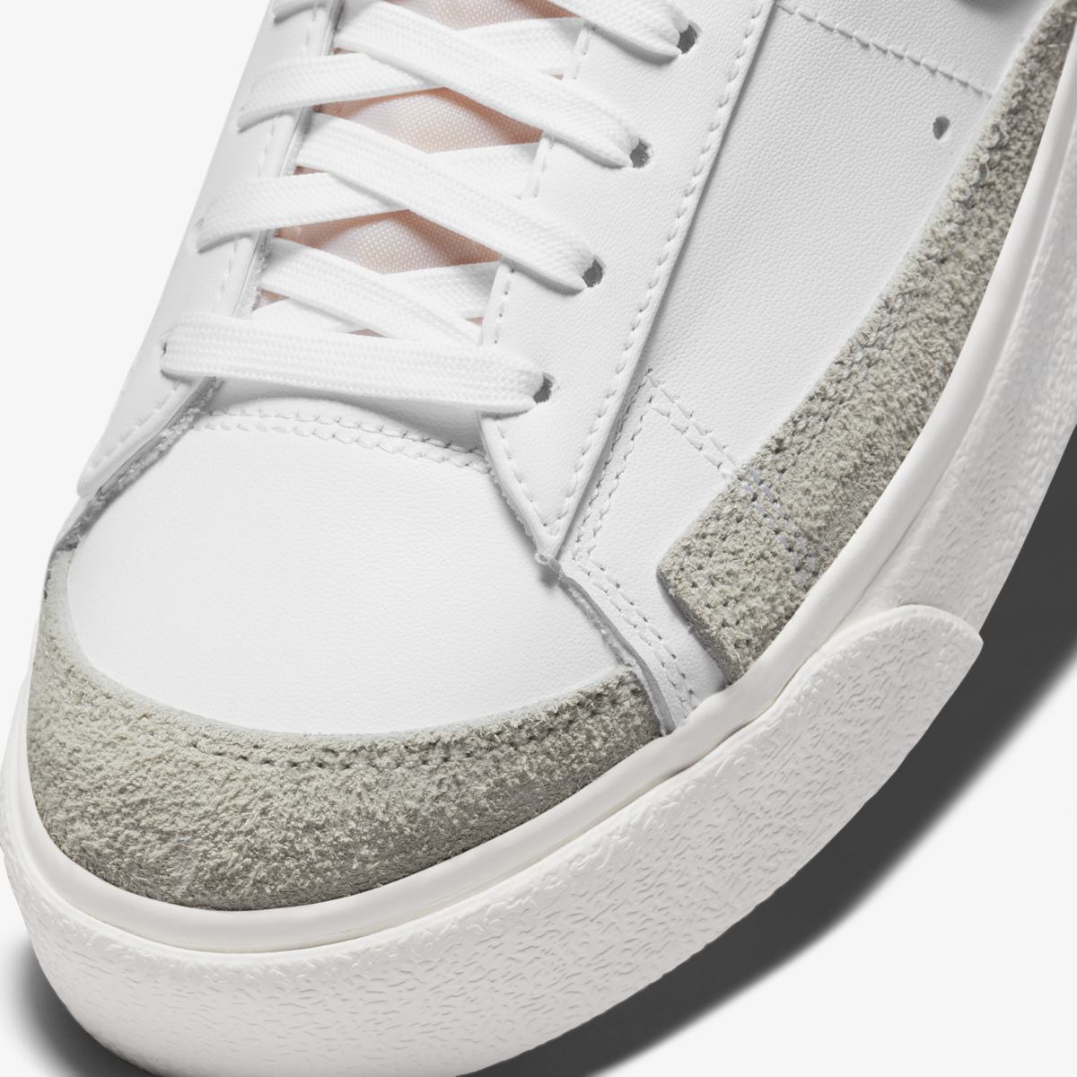 Кросівки унісекс Nike Blazer Low Platform (DJ0292-101) — фото 8