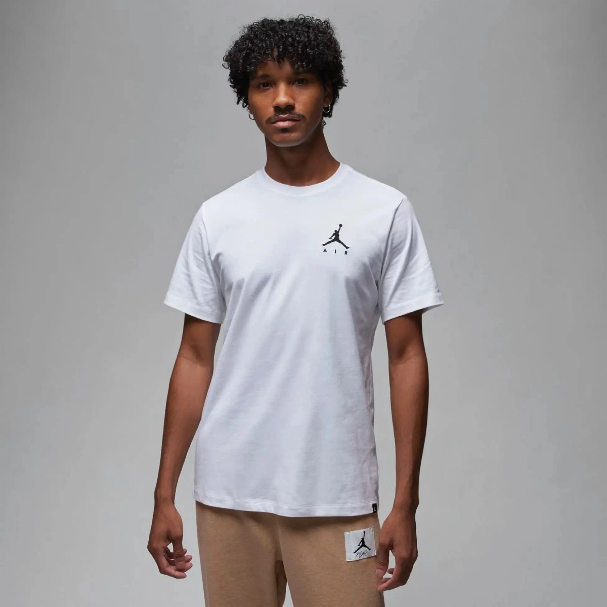 Футболка чоловіча Jordan M J Jumpman Air Embrd Tee (AH5296-100) — фото 1