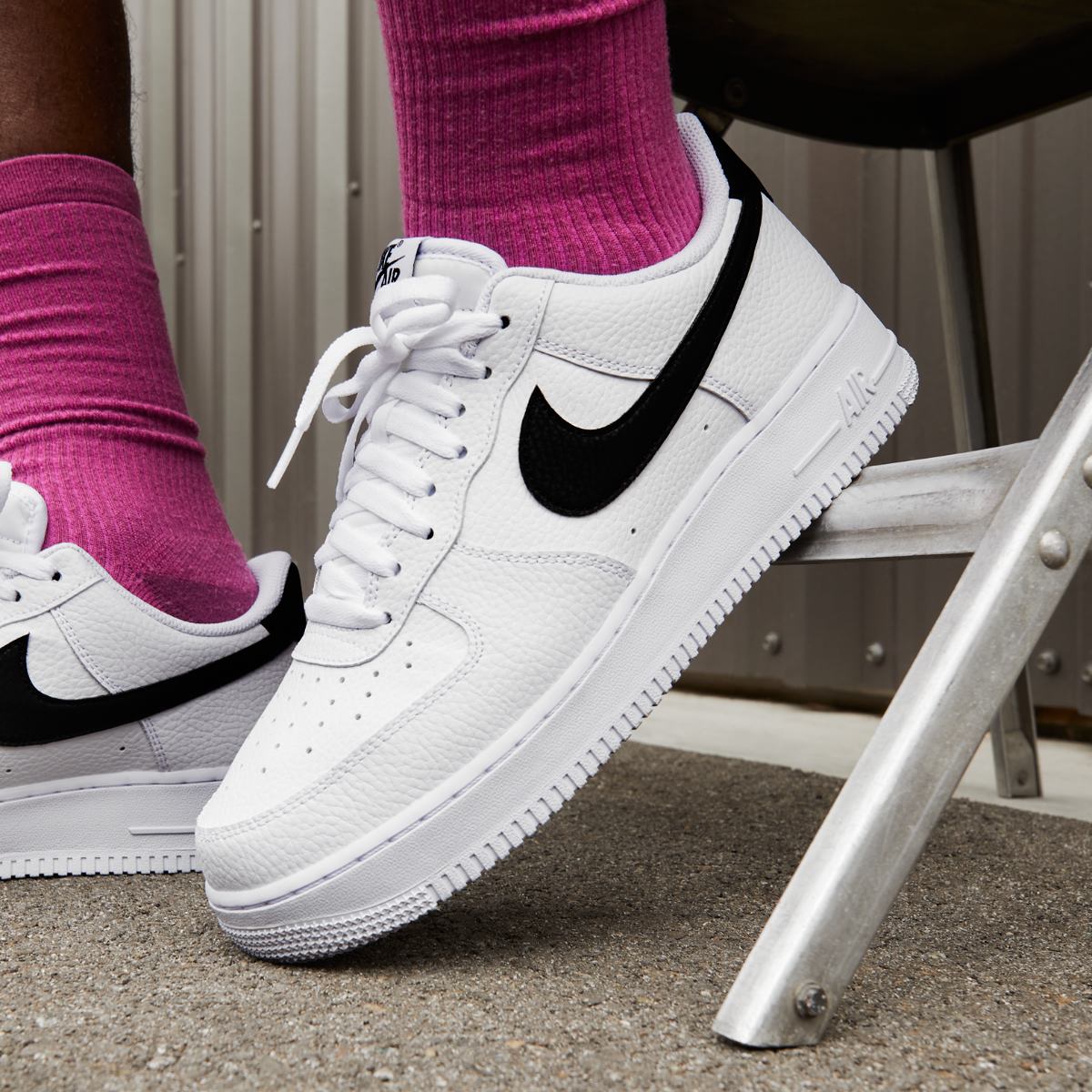 Кросівки чоловічі Nike Air Force 1 07 (CT2302-100) — фото 41