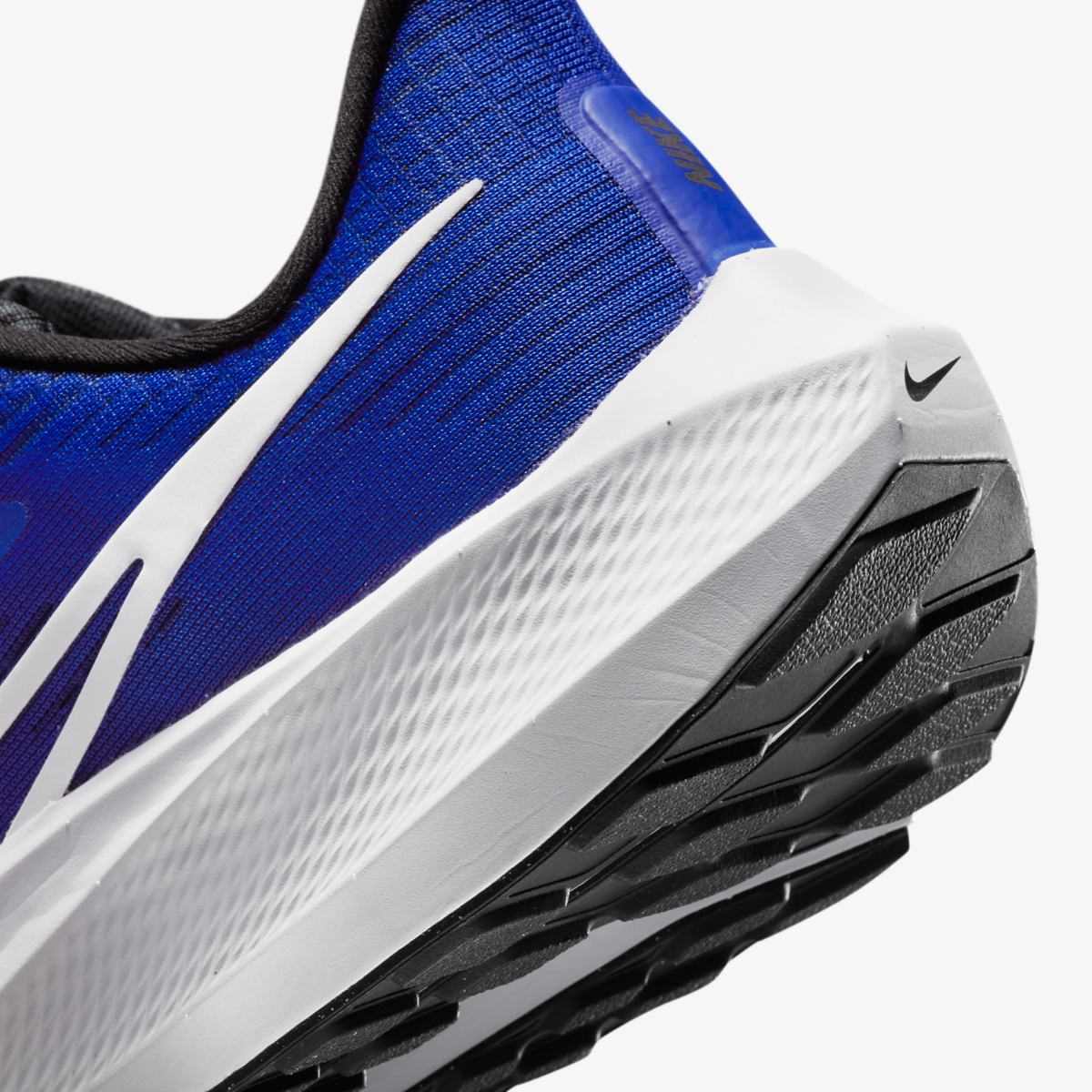 Кросівки для бігу чоловічі Nike Air Zoom Pegasus 39 (DH4071-400) — фото 9