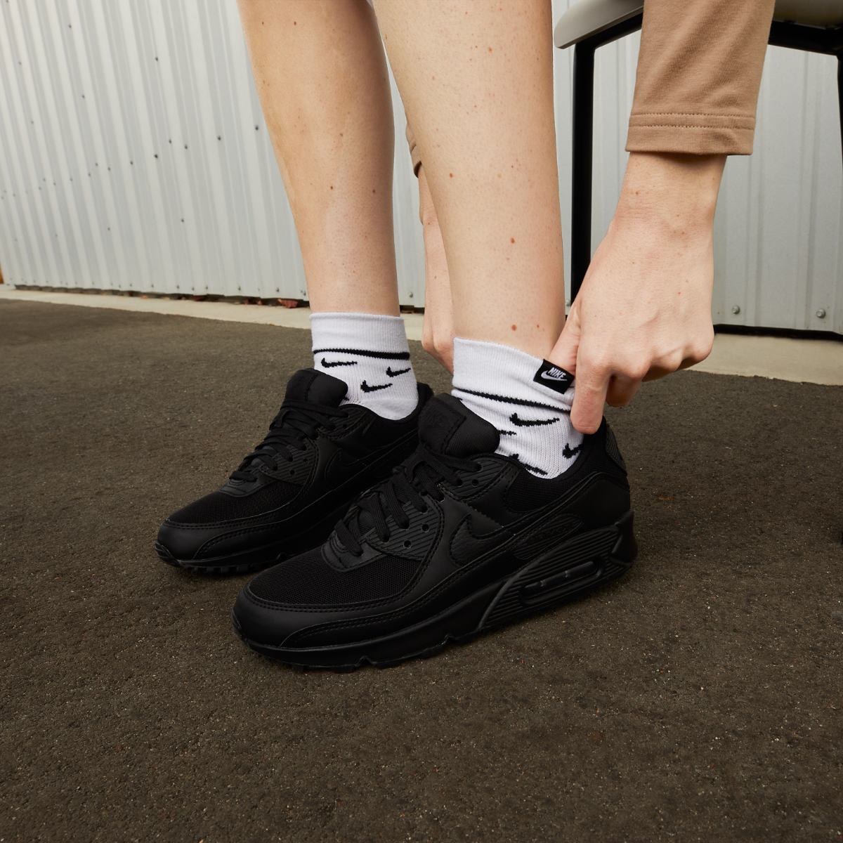 Кросівки жіночі Nike Air Max 90 (DH8010-001) — фото 51