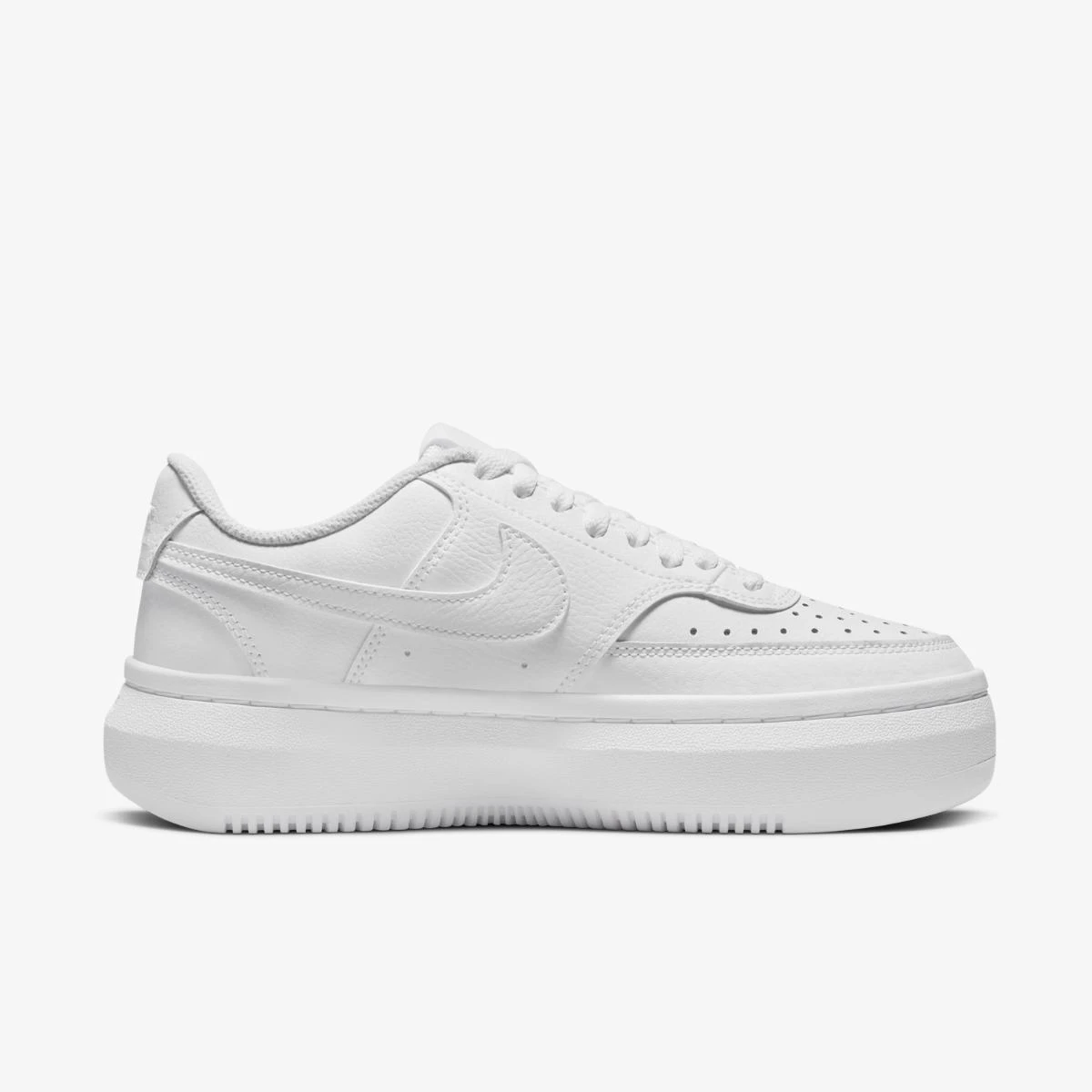 Кросівки жіночі Nike Wmns Court Vision Alta 'Triple White' — фото 1