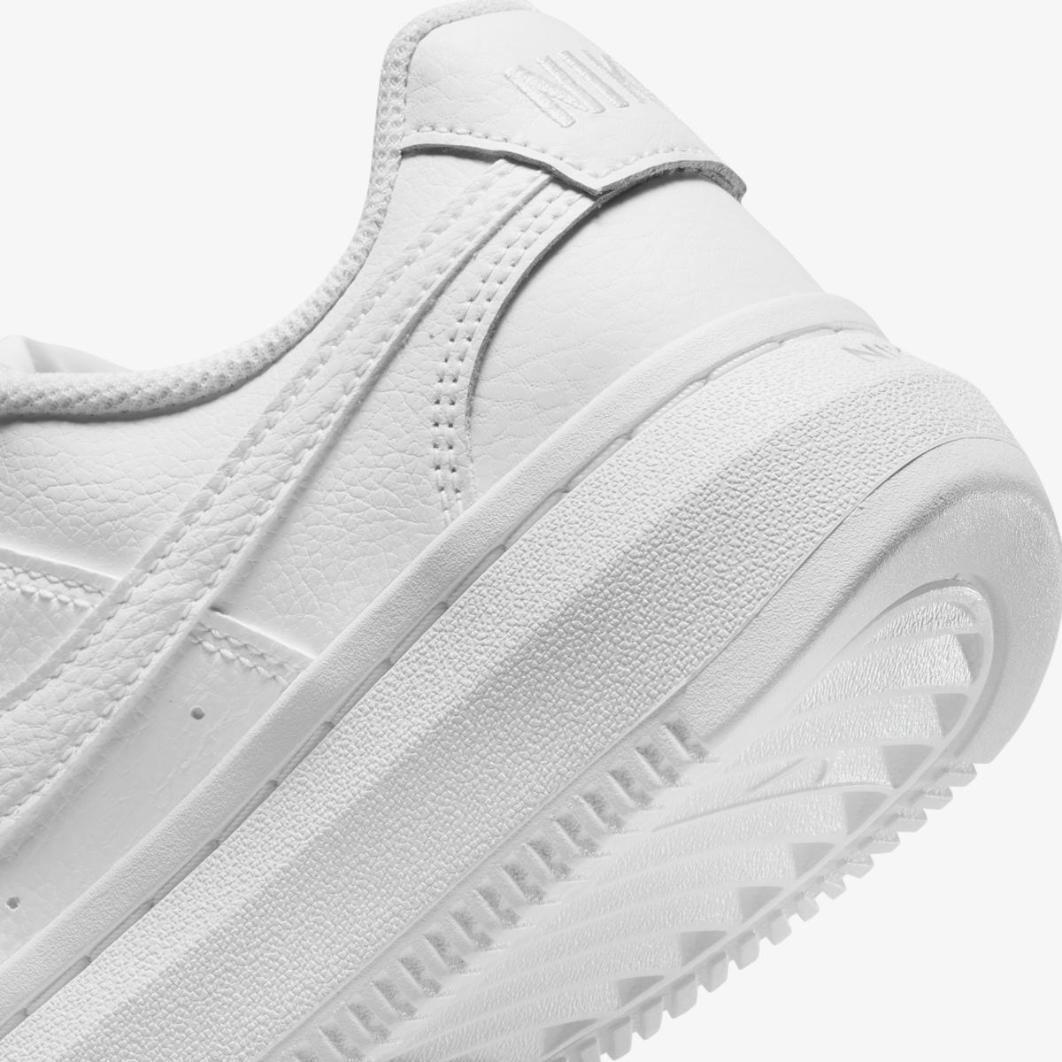Кросівки жіночі Nike Wmns Court Vision Alta 'Triple White' — фото 33