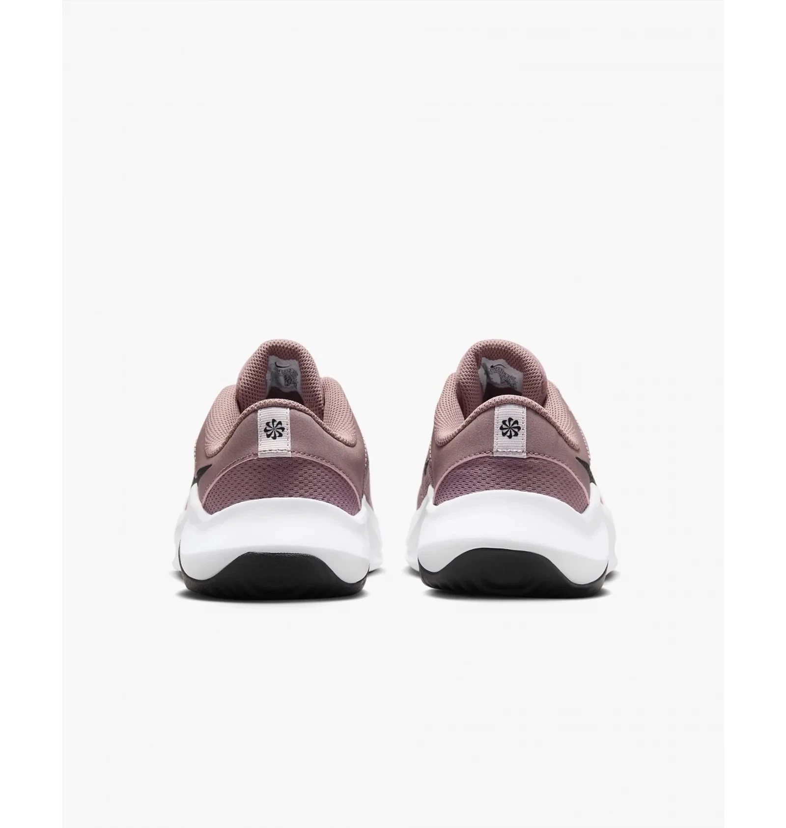 Кросівки жіночі Nike Legend Essential 3 Next Nature (DM1119-200) — фото 7