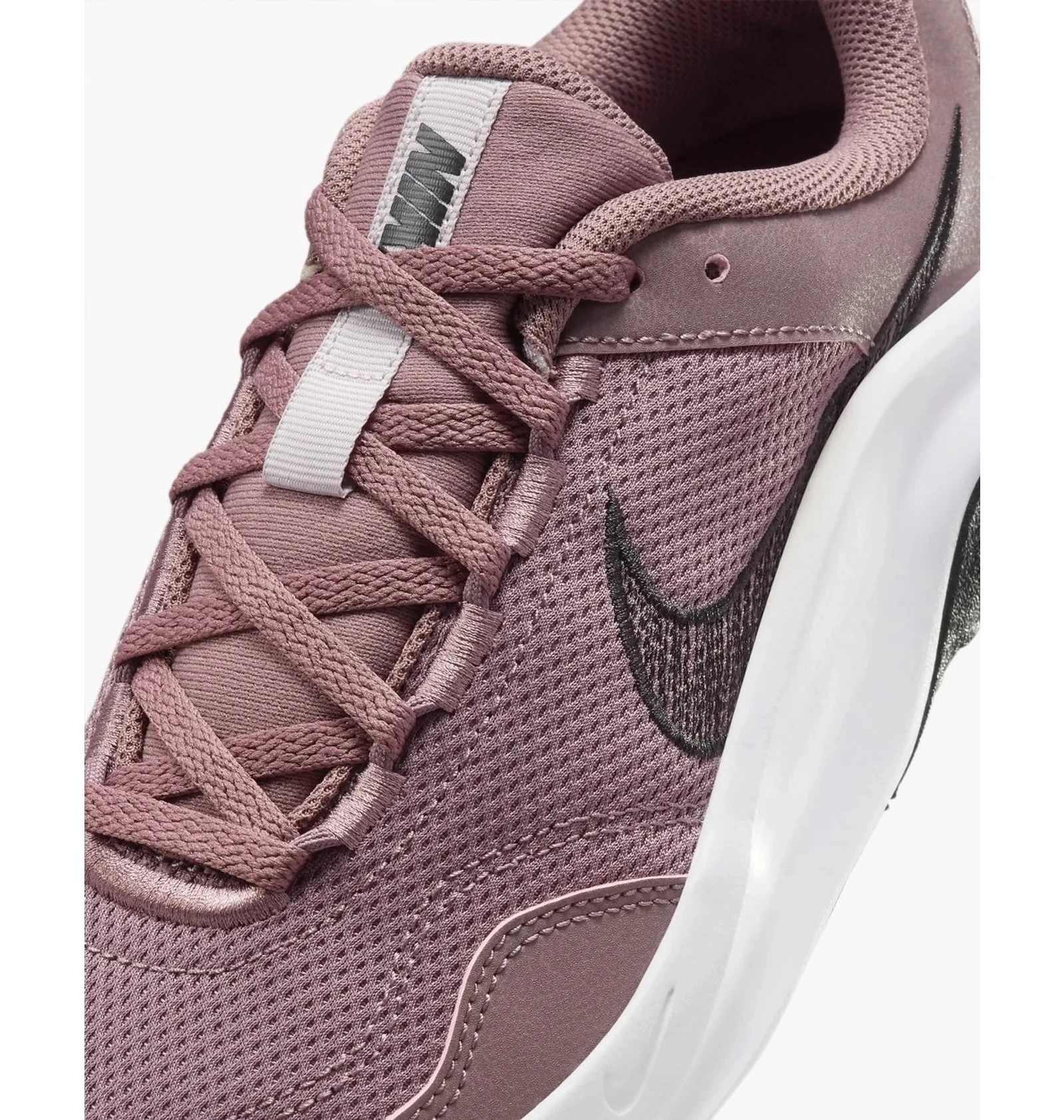 Кросівки жіночі Nike Legend Essential 3 Next Nature (DM1119-200) — фото 8