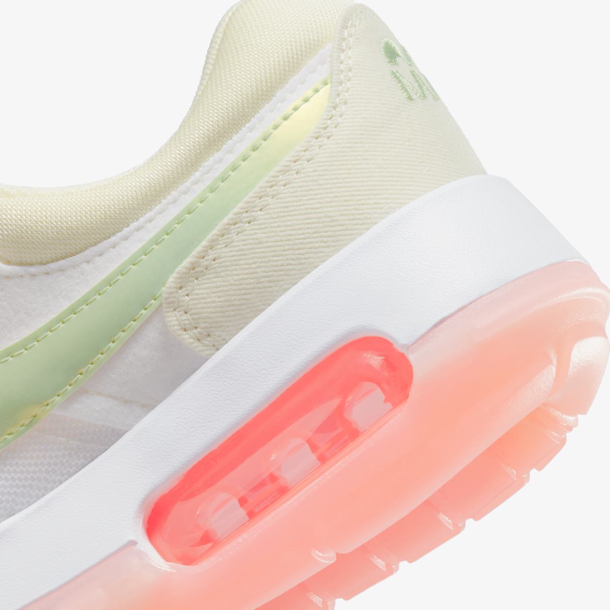 Кросівки жіночі Nike Air Max Motif Se (DQ0280-100) — фото 33