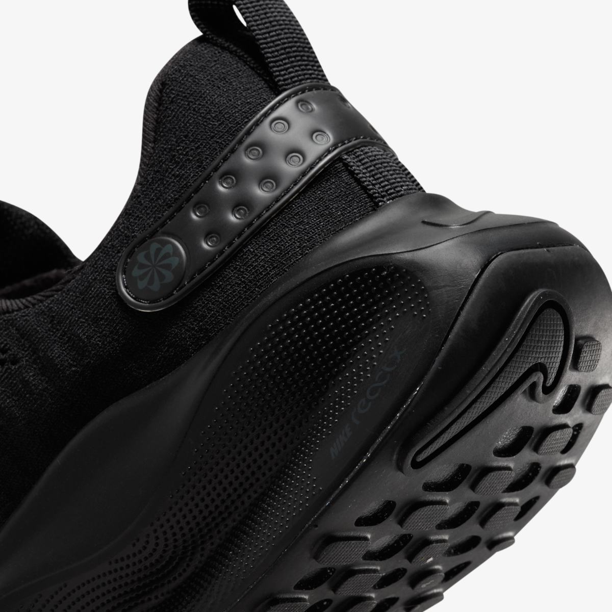 Кросівки для бігу чоловічі Nike Road Running Shoes (DR2665-004) — фото 9
