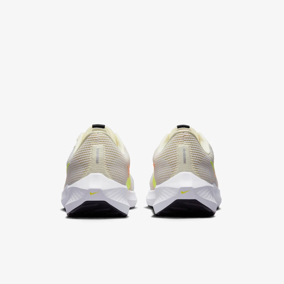 Кросівки для бігу чоловічі Nike Pegasus 40 (DV3853-101) — фото 7