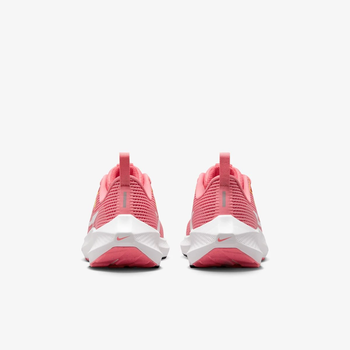 Кросівки для бігу жіночі Nike Air Zoom Pegasus 40 (DX2498-600) — фото 23