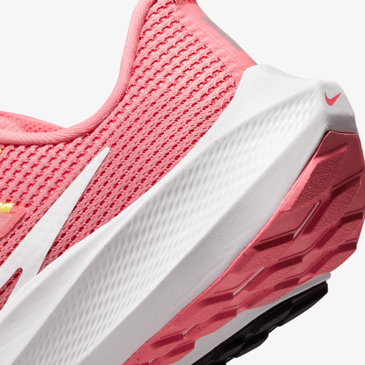 Кросівки для бігу жіночі Nike Air Zoom Pegasus 40 (DX2498-600) — фото 9