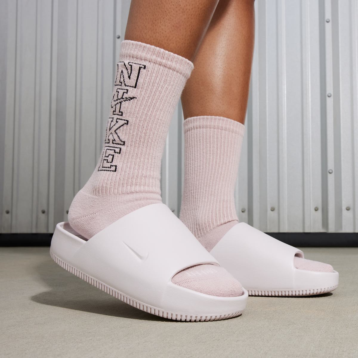 Тапочки жіночі Nike W Calm Slide (DX4816-600) — фото 33