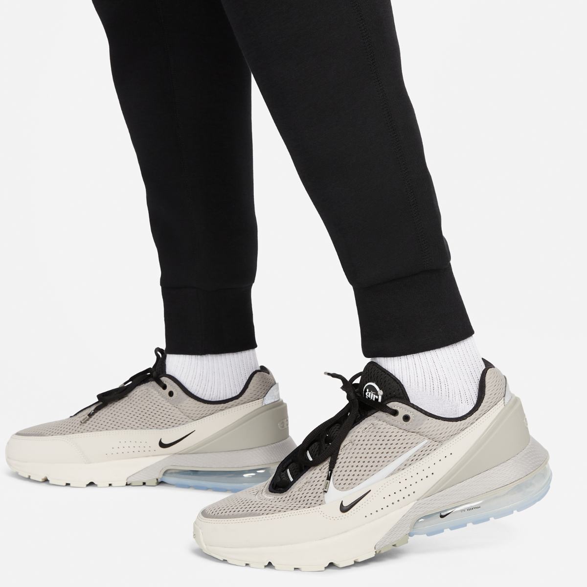 Брюки чоловічі Nike M Nk Tch Flc Jggr (FB8002-010) — фото 7