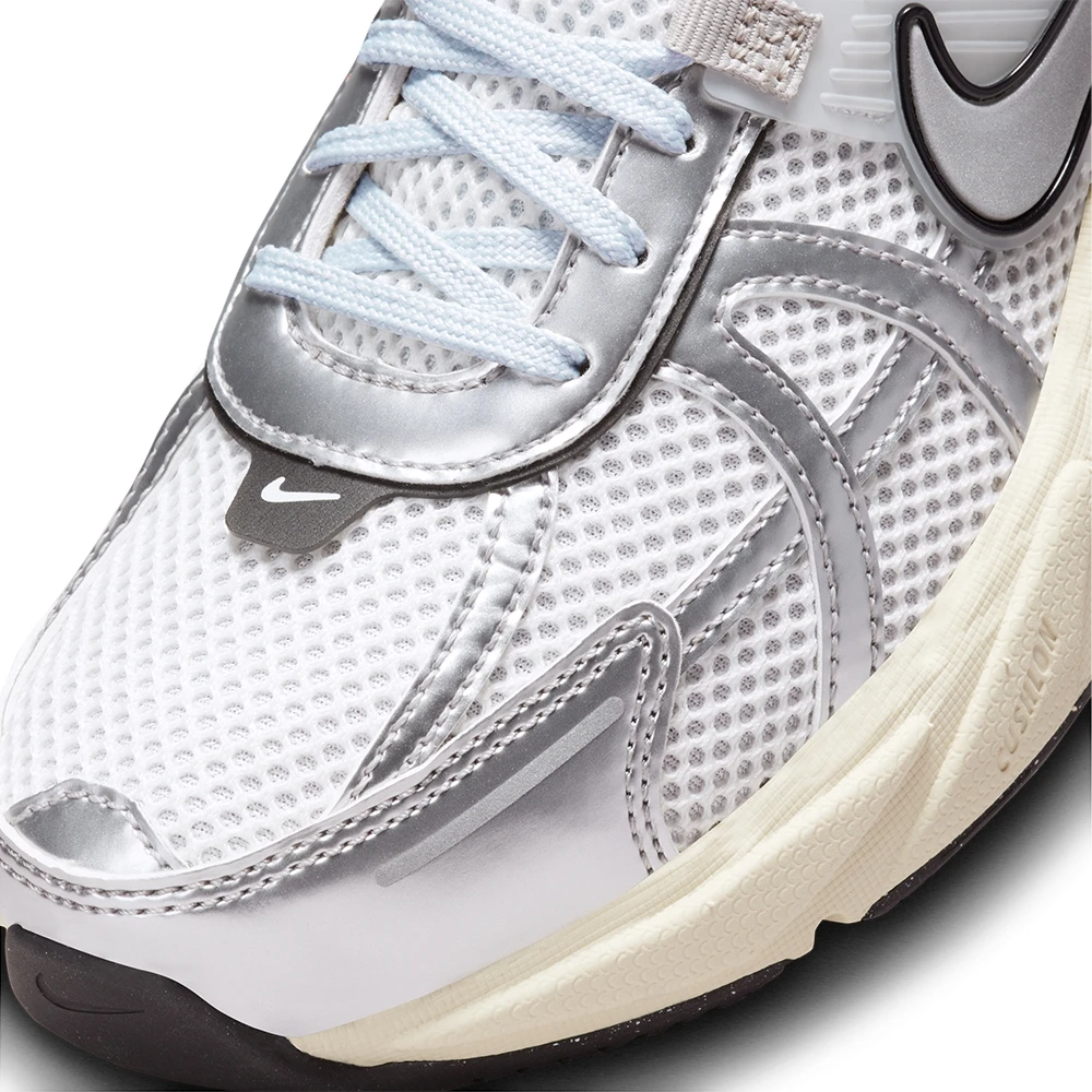 Кросівки жіночі Nike Wmns V2K Run 'Summit White' — фото 7