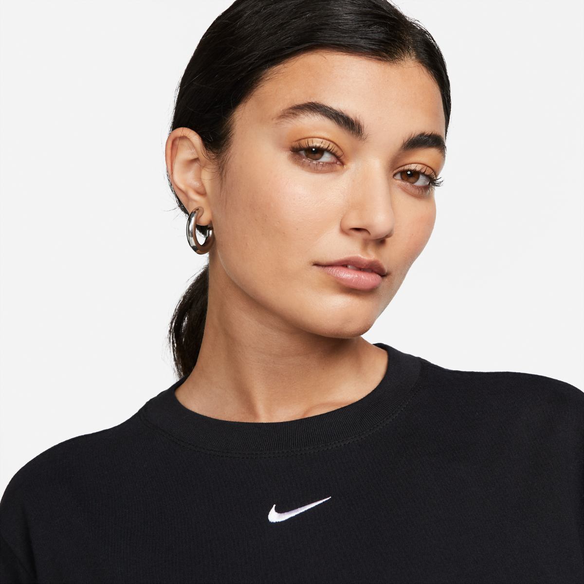 Жіноча футболка Nike Sportswear Essential Tee FD4149-010 — фото 4