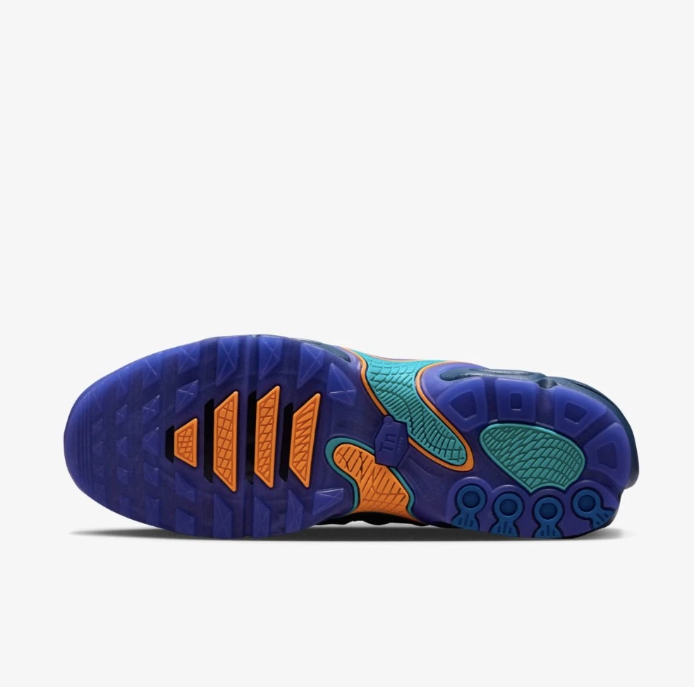 Кросівки чоловічі Nike Air Max Plus Drift (FD4290-400) — фото 4