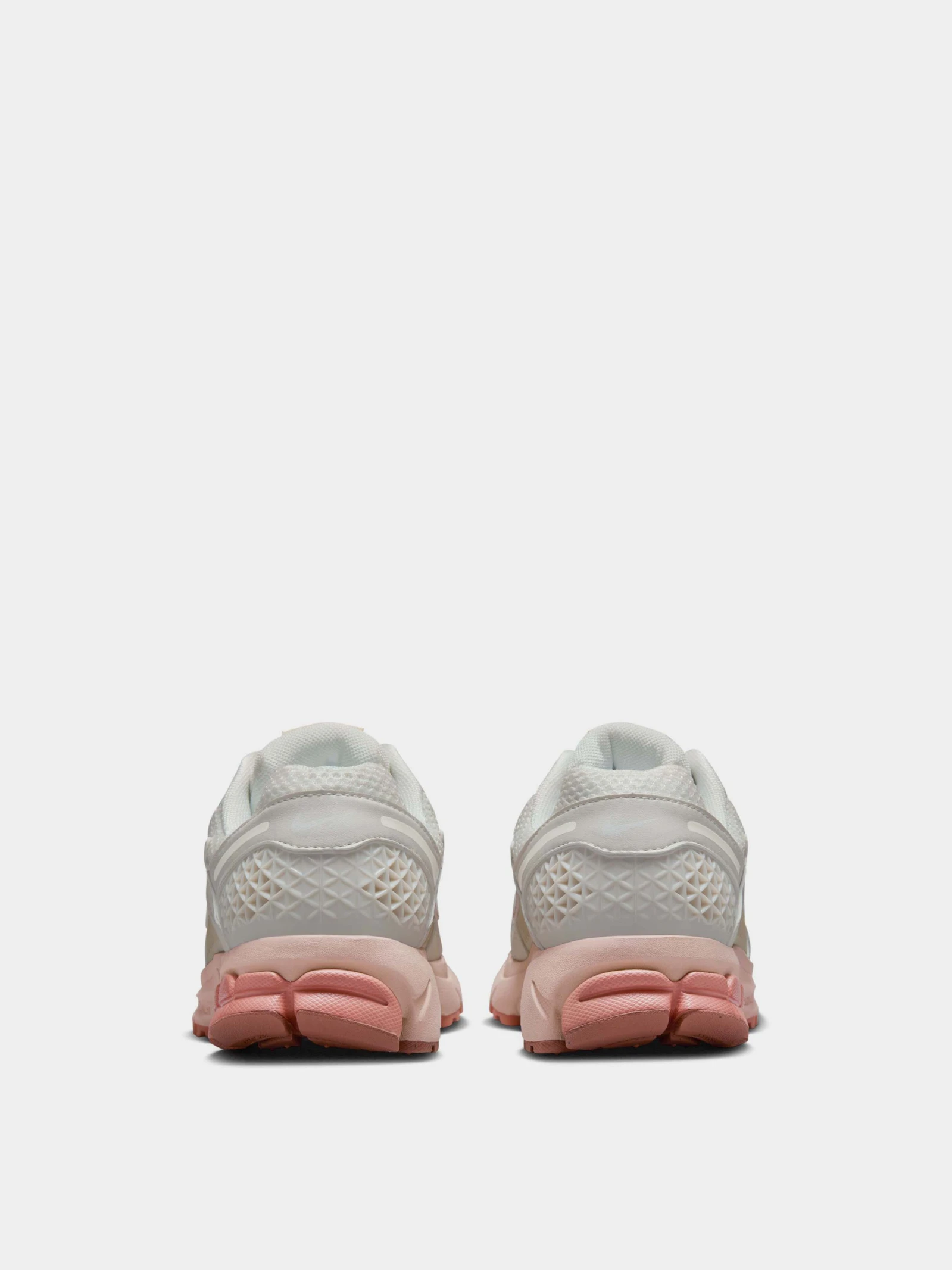 Кросівки жіночі Nike Wmns Zoom Vomero 5 (FJ2028-002) — фото 3