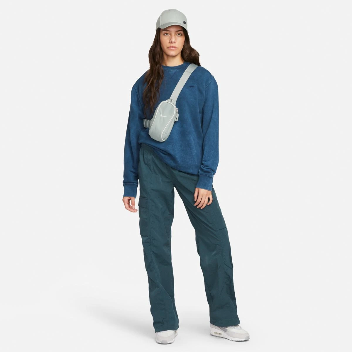 Брюки жіночі Nike Sportswear Cargo (FN7696-328) — фото 9