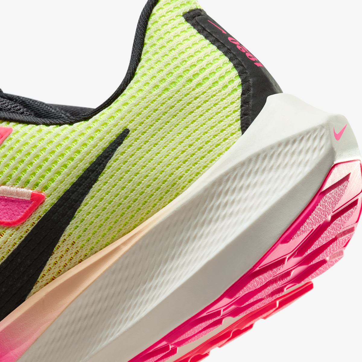 Кросівки чоловічі Nike Pegasus 40 Premium Yellow — фото 9