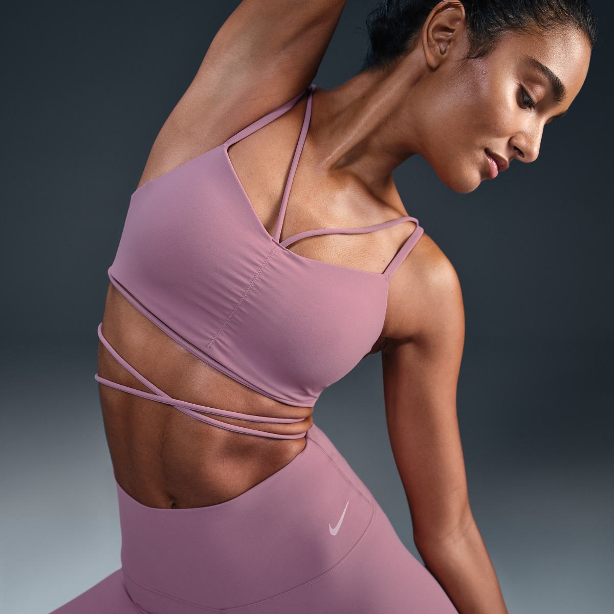 Спортивний топ жіночий Nike Zenvy Violet (FV6508-523) — фото 4