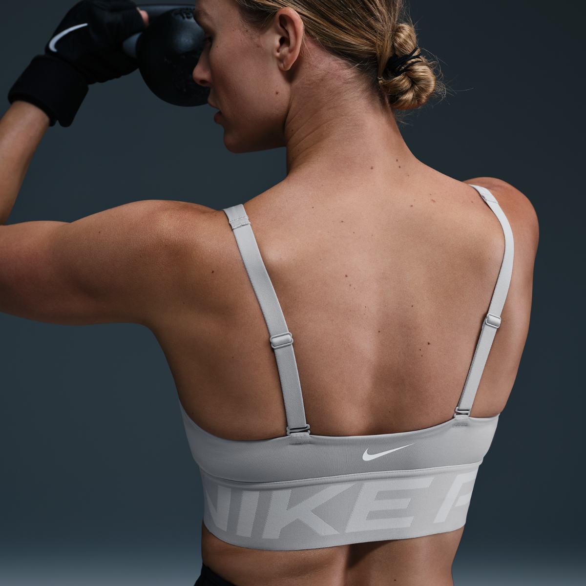 Спортивний топ жіночий Nike W Np Indy Plunge Bra Bold Grey (HF7324-077) — фото 5