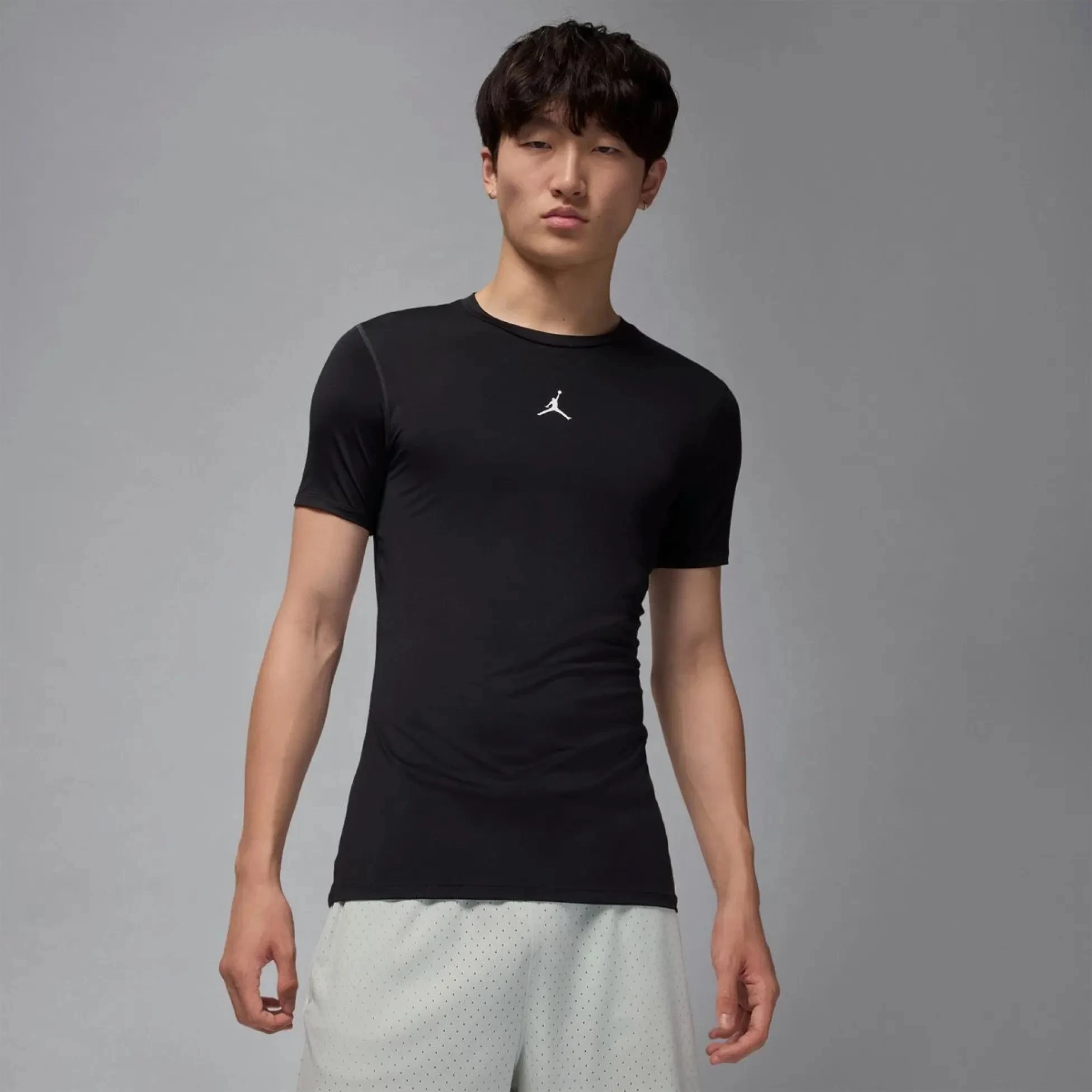 Футболка чоловіча Jordan Dri-Fit Short-Sleeve Base Layer Top Black (HV4099-010) — фото 1