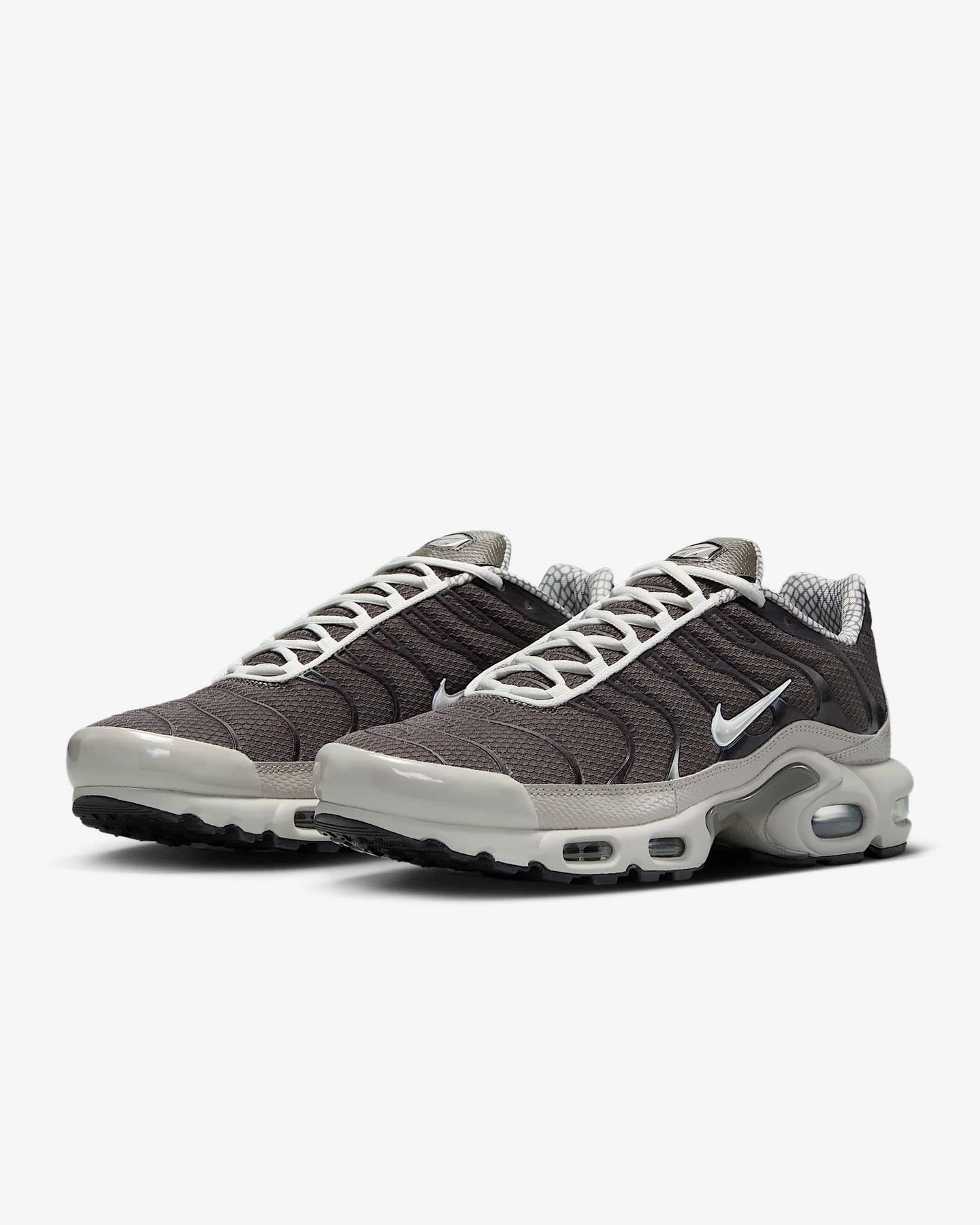 Кросівки чоловічі Nike Air Max Plus (IB7679-200) — фото 7