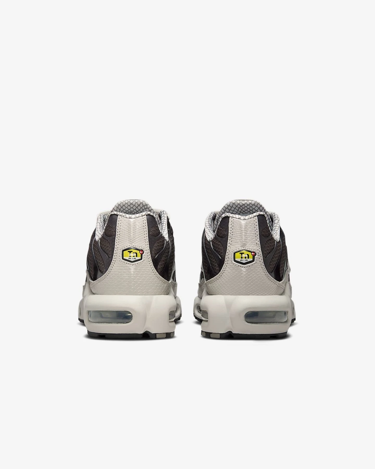 Кросівки чоловічі Nike Air Max Plus (IB7679-200) — фото 8