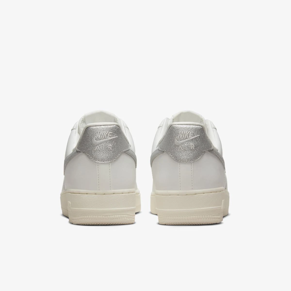 Жіночі кросівки Nike W Air Force 1 07 Ess Trnd DQ7569-100, 40 — фото 7