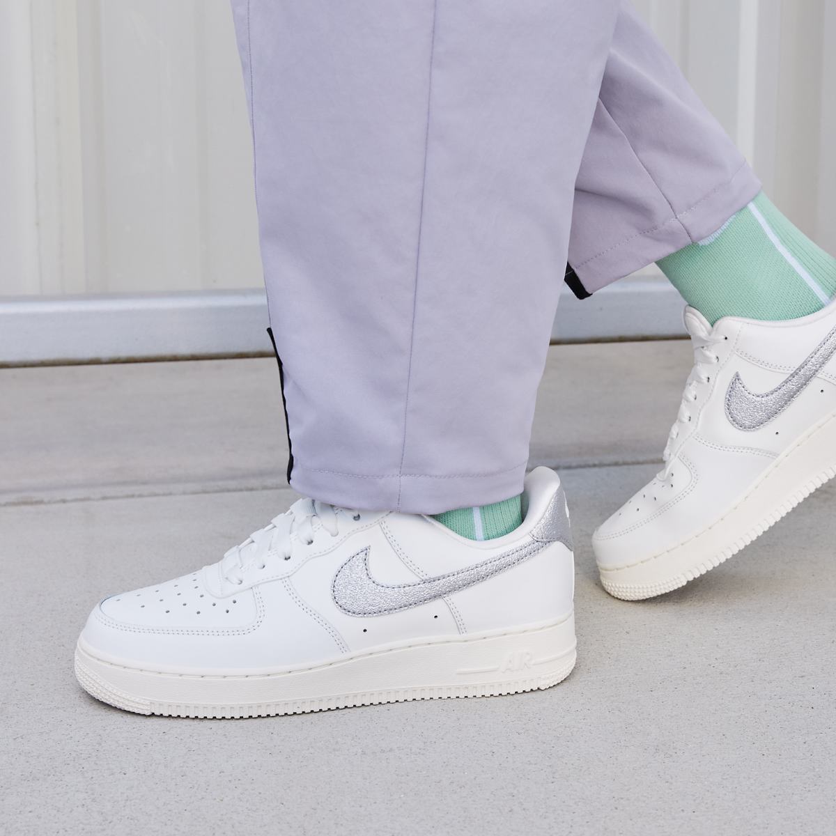 Жіночі кросівки Nike W Air Force 1 07 Ess Trnd DQ7569-100, 40 — фото 10