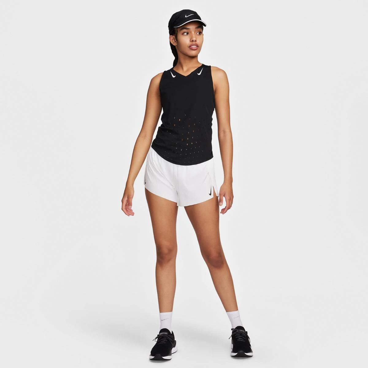 Шорти жіночі NIKE W ARSWFT Dri-FITADV MR 3IN SHORT FN2328-100, L — фото 4