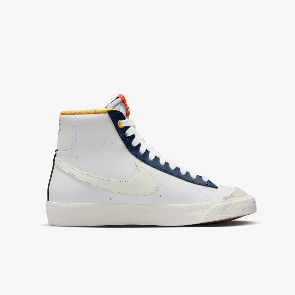 Підліткові кросівки Nike Blazer Mid 77 Bg FN6966-100, 37.5 — фото 13