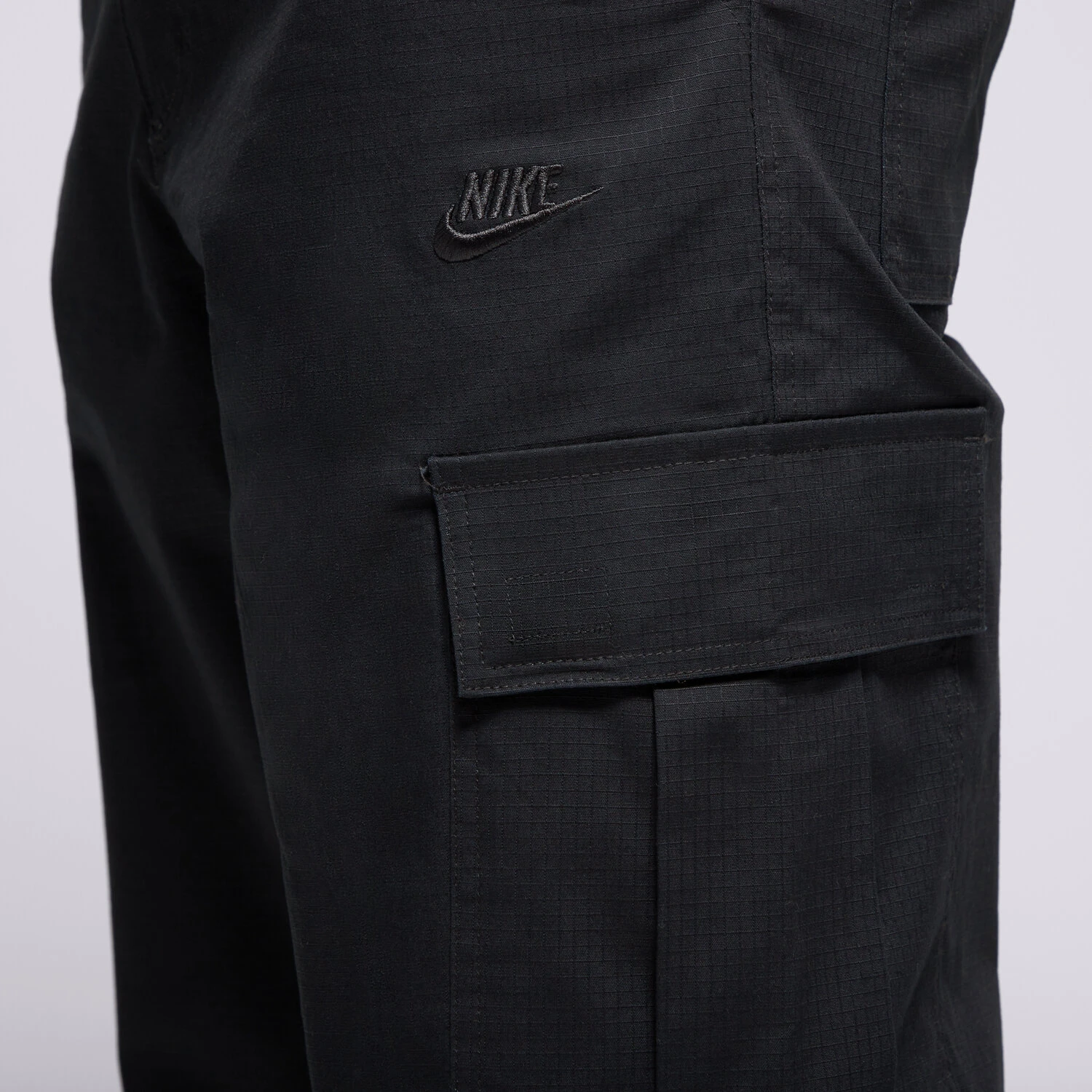 Брюки чоловічі Nike Cargo Club Black (FZ5765-010) — фото 4