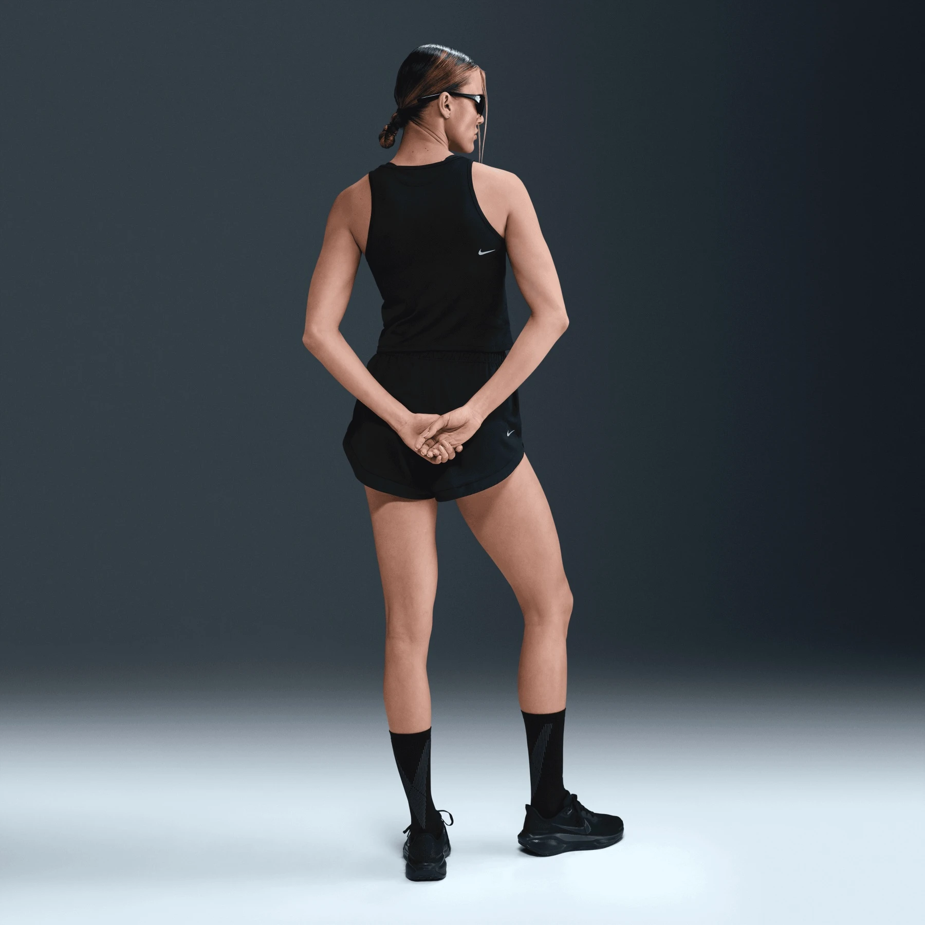 Майка жіноча Nike W DF Run NVLT Singlet HJ2238-010, L — фото 9