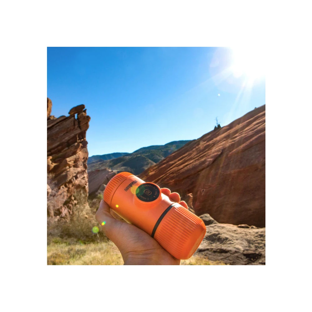 Портативна еспресо-кавоварка Wacaco Nanopresso помаранчева, механічна, для меленої кави — фото 6
