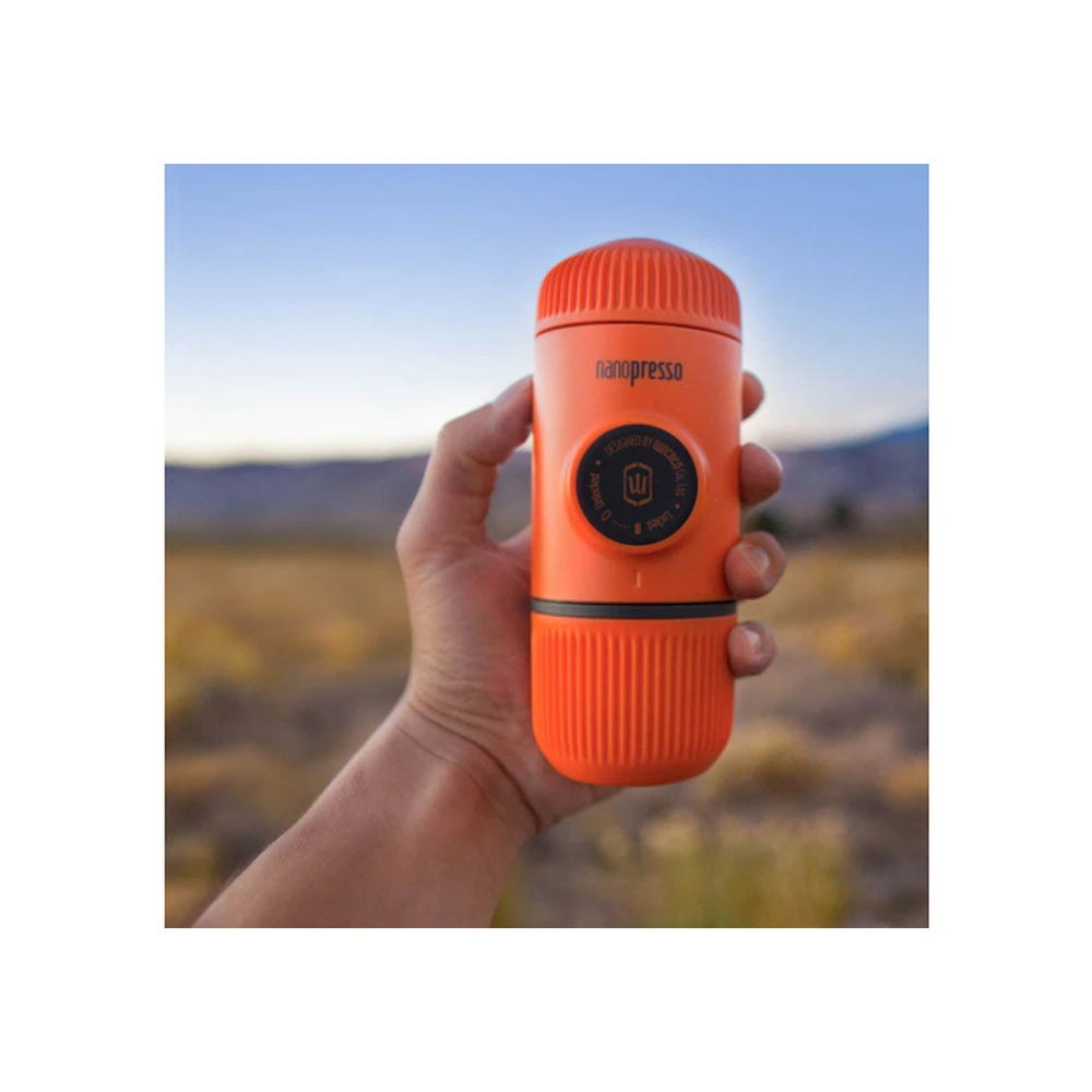 Портативна еспресо-кавоварка Wacaco Nanopresso помаранчева, механічна, для меленої кави — фото 7