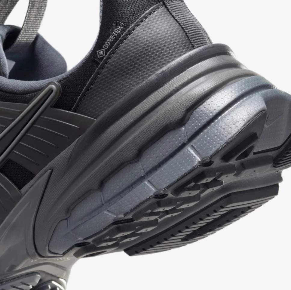 Кросівки жіночі NIKE W V2K RUN GTX FZ2622-001, 42.5 — фото 9
