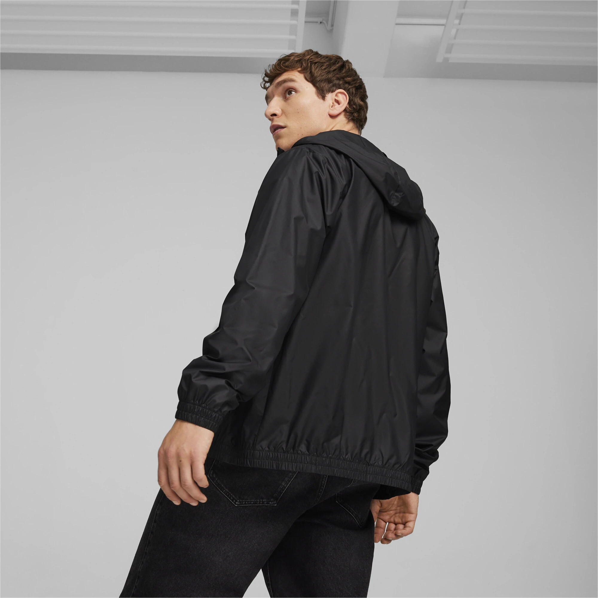 Вітровка чоловіча Puma Hooded Graphic Windbreaker Black (623837-01) — фото 7