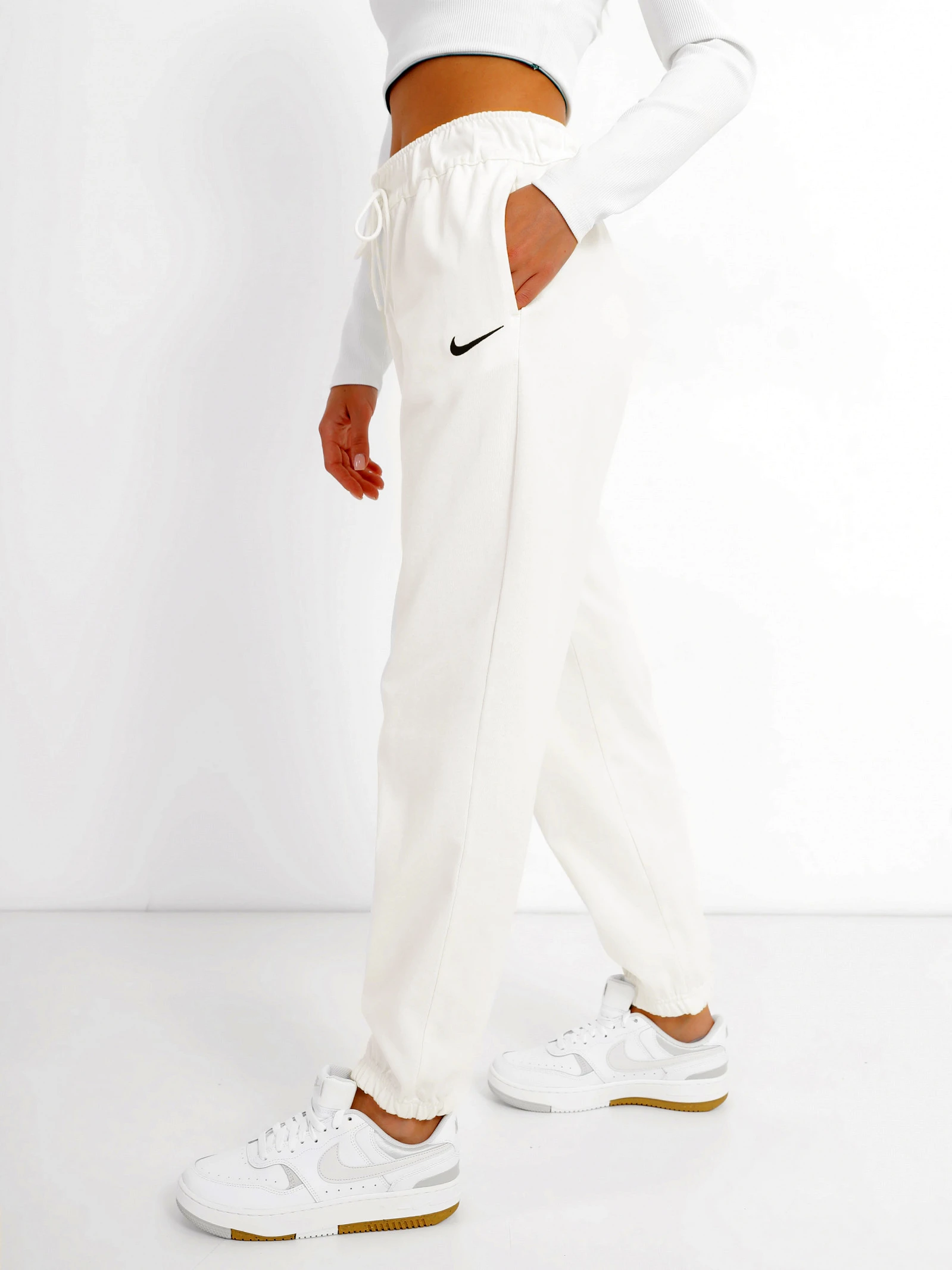Брюки жіночі Nike Sportswear Easy Jogger (DM6419-133) — фото 1