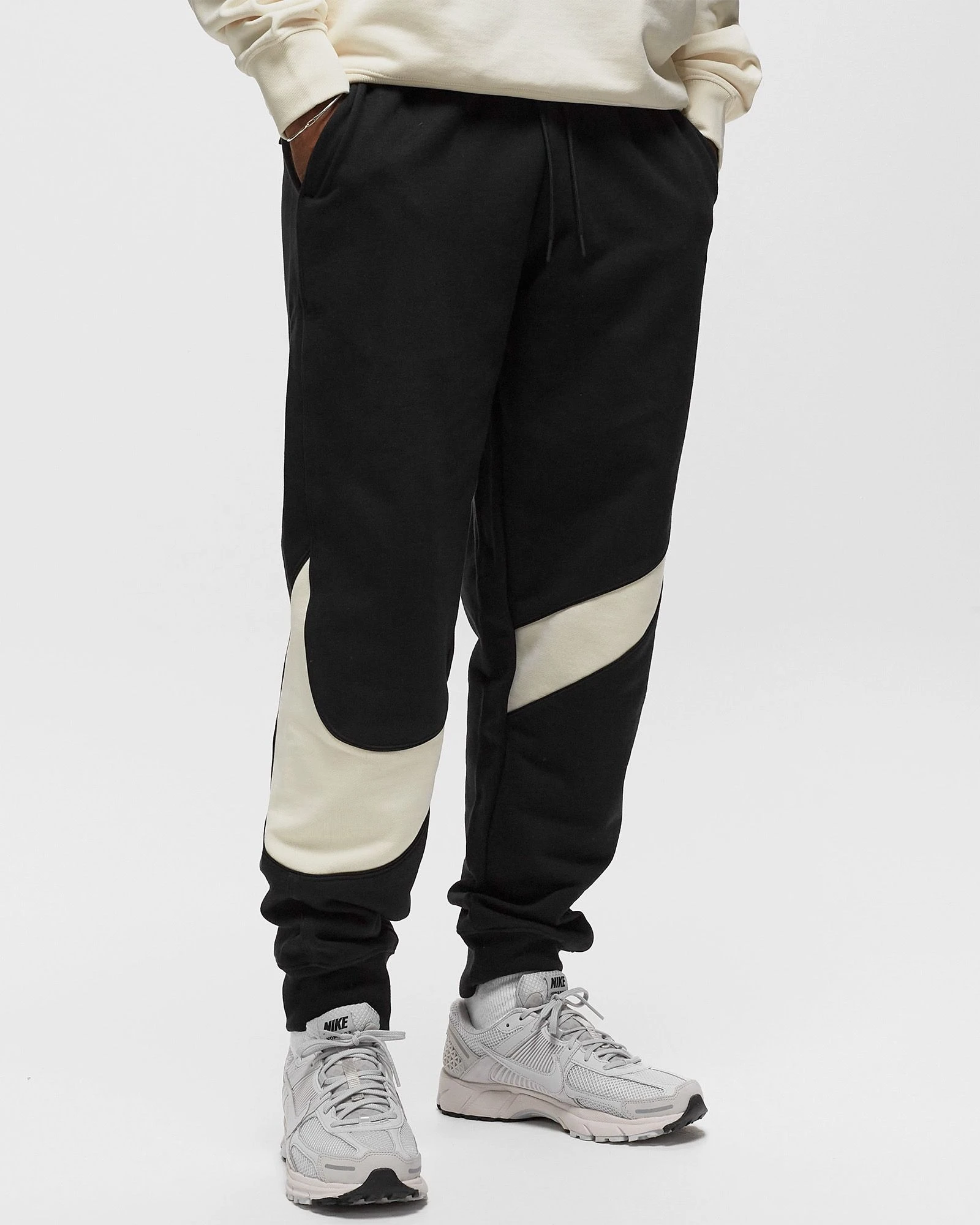 Брюки чоловічі Nike Swoosh Fleece Trousers (DX0564-013) — фото 1