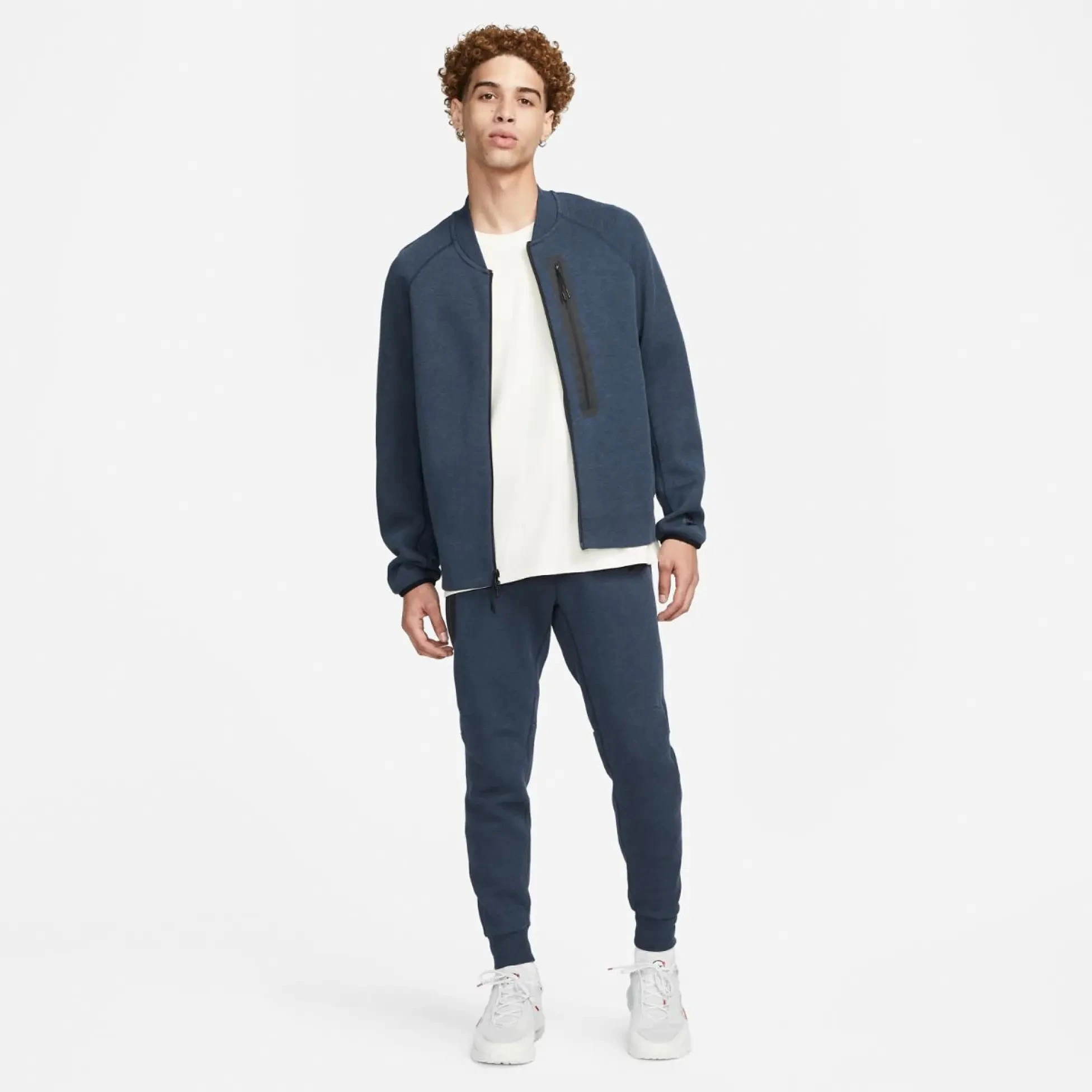 Брюки чоловічі Nike Sportswear Tech Fleece Joggers (FB8002-473) — фото 10