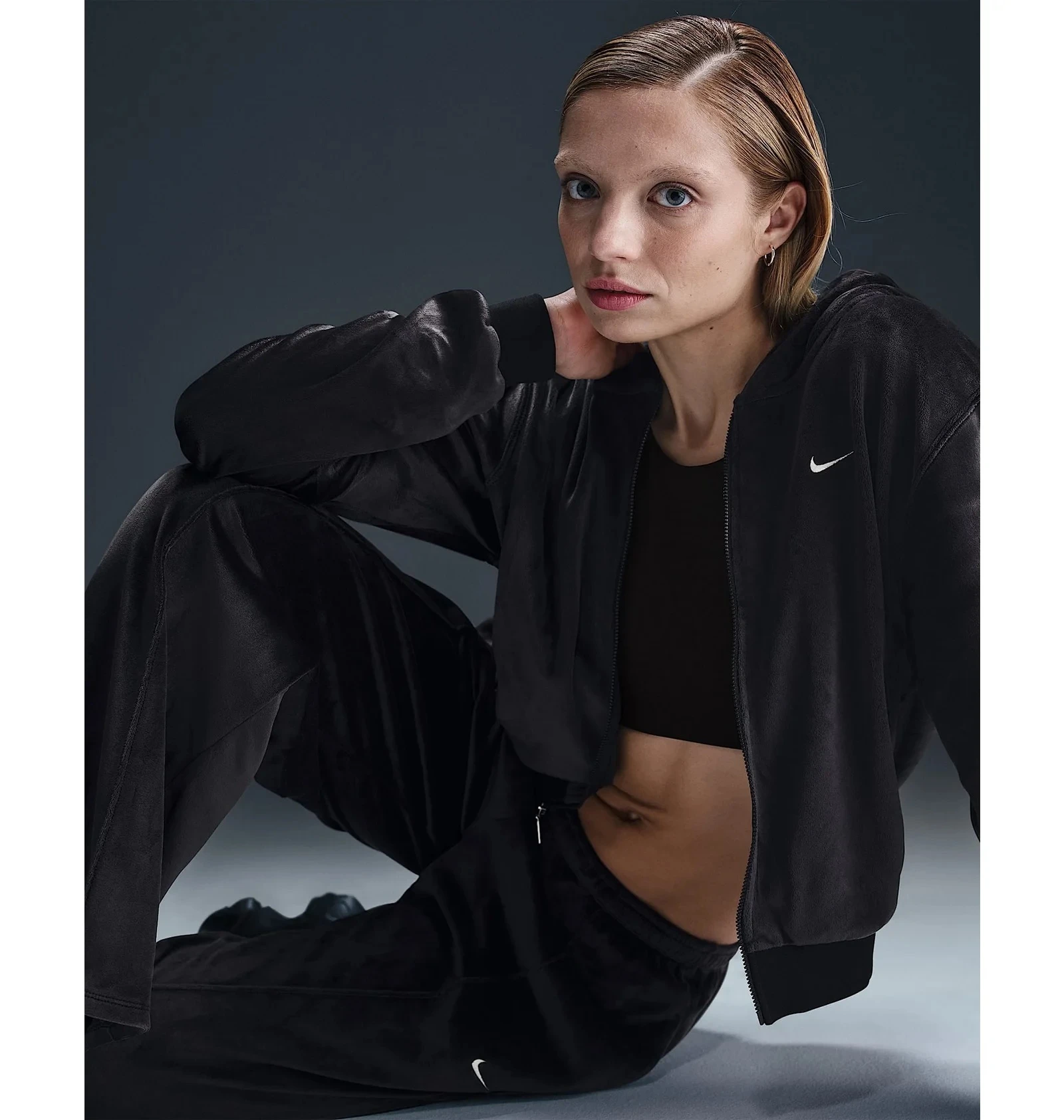 Толстовка жіноча NIKE W NSW NK CHLL VLR FZ HDY HJ0954-010, M — фото 5