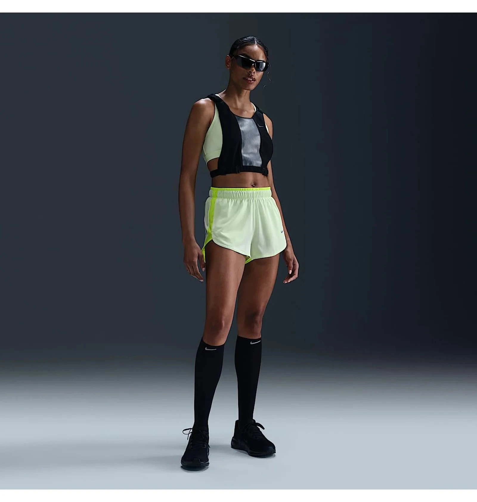 Шорти жіночі Nike W Run NVLT HJ2234-701, L — фото 3